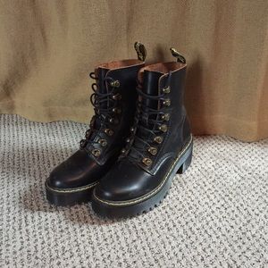 Platform Dr. Martins in new condition!!!